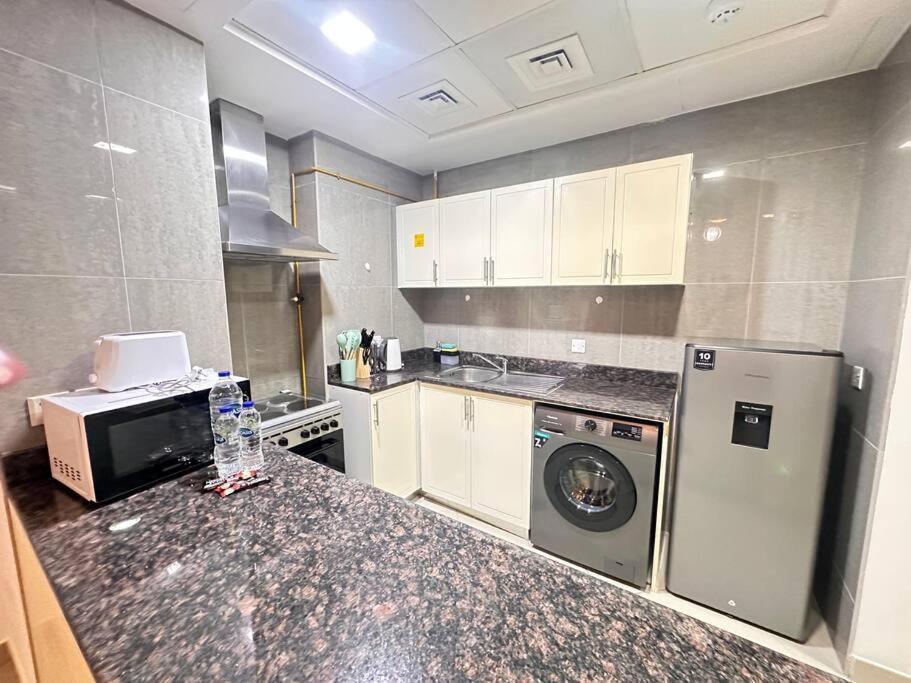 Harf1704 Cozy 1br With Balcony In Reem Island